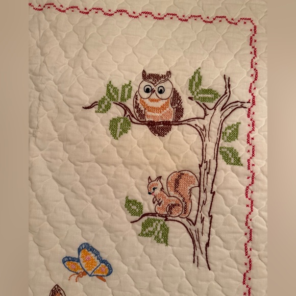 Embroidered Woodland Animal Design Quilt - White - Picture 8 of 10